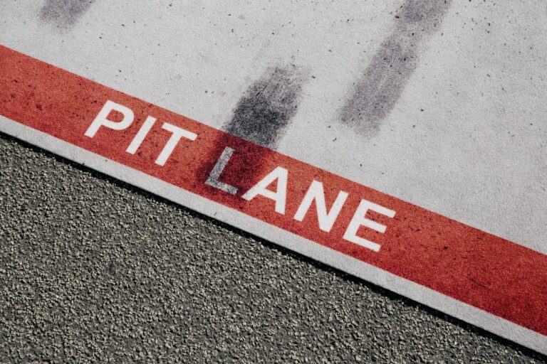 Speedy Rugs Simracing carpet PITLANE Red The Right Sim